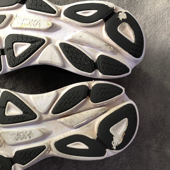 Hoka One One Men's Bondi 8 Black/White Running Shoes 1127952 BWHT Size 10 B - Picture 6 of 12